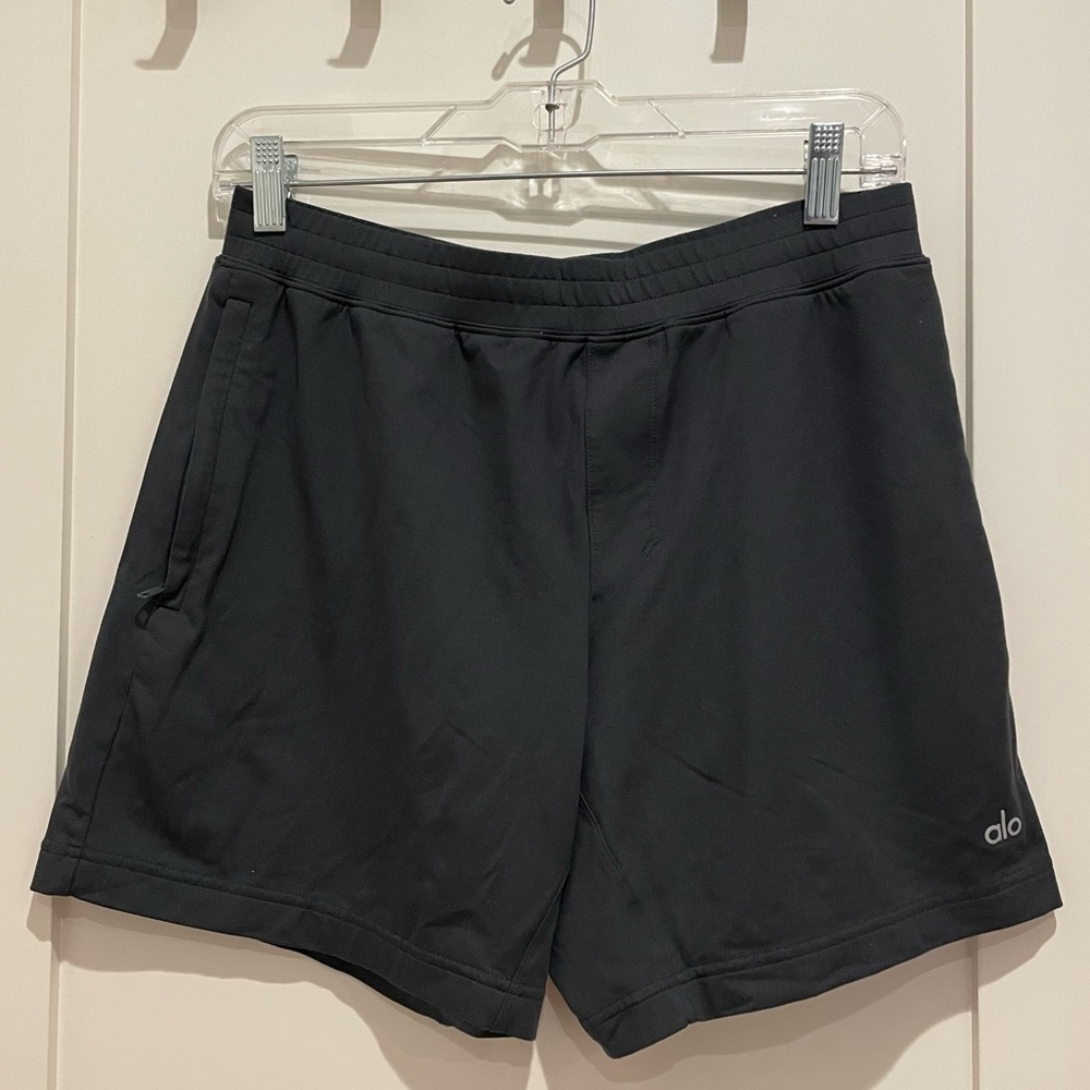 ALO Yoga Men's Charcoal Athletic Shorts
